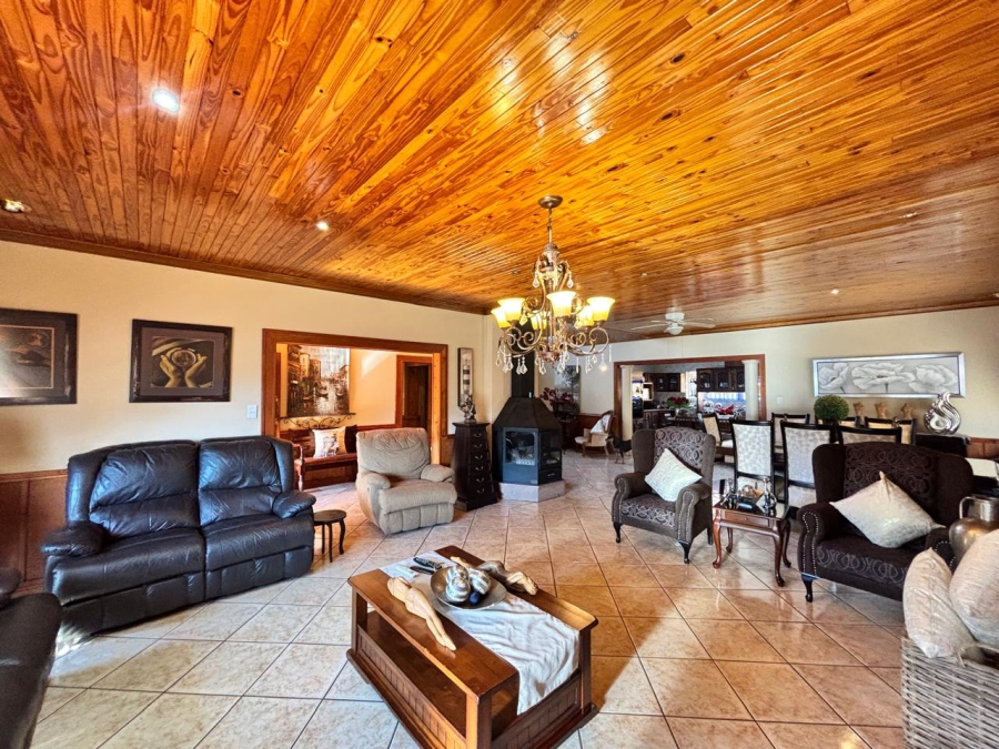 4 Bedroom Property for Sale in Flamwood North West